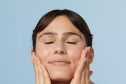 Good molecules hyaluronic acid serum hydrating non greasy formula to moisturize plump 1 ha anti aging water based skinca 1