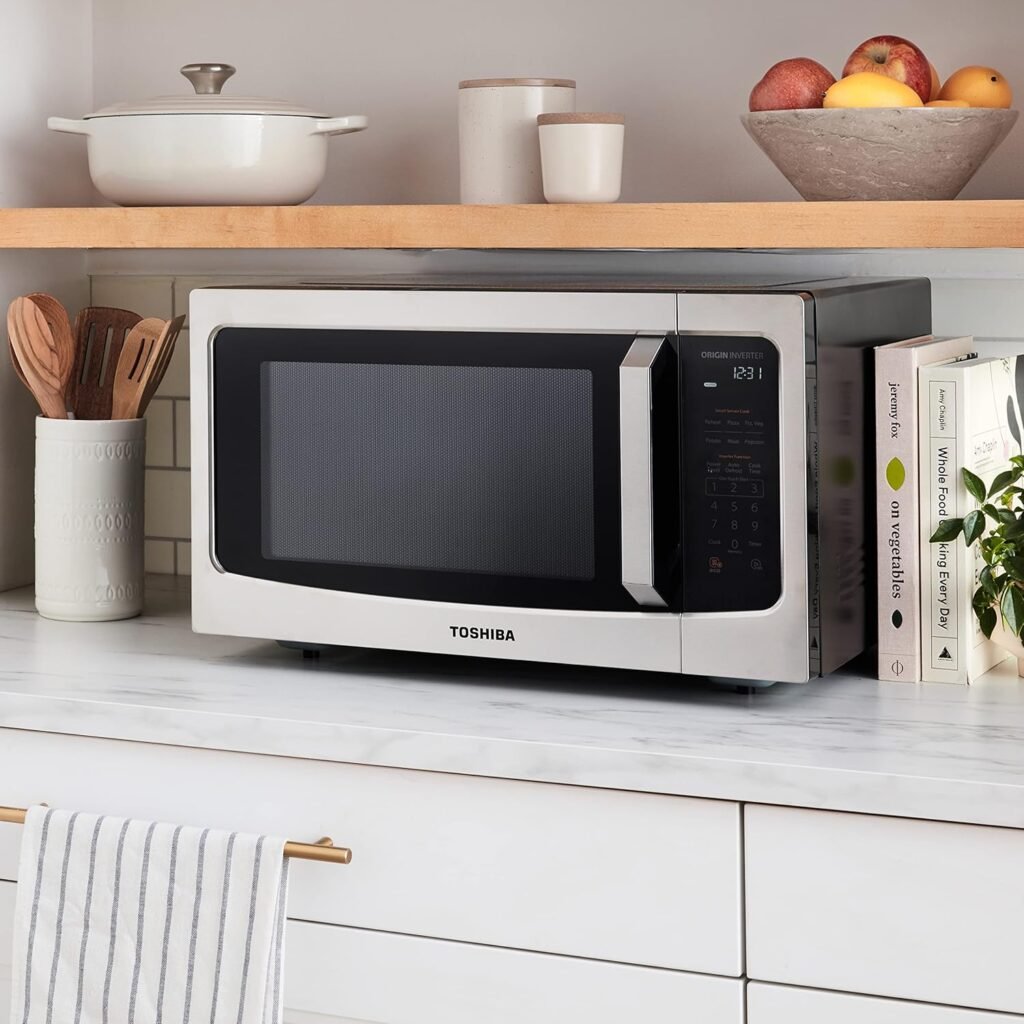 TOSHIBA ML4-EM09PA(BS) Small Countertop Microwave Oven with 6 Auto Menus, Mute Function, Child Lock, Kitchen Essentials for Dorm, 0.9 Cu Ft, 10.6 Inch Removable Turntable, 900W, Black Stainless Steel